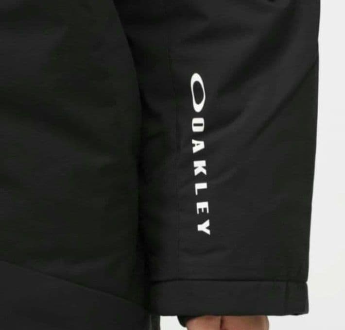 出品6日まで【新品未使用】オークリー　ロングコート Mサイズ ベンチコート 黒