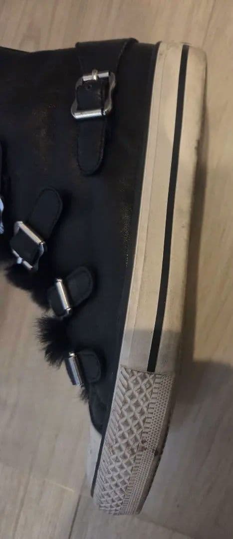 ASH ファー ブラック ハイカットスニーカー