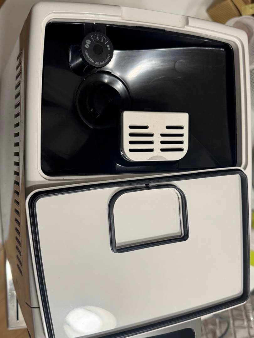 De'Longhi Dinamica ディナミカ　全自動エスプレッソマシン