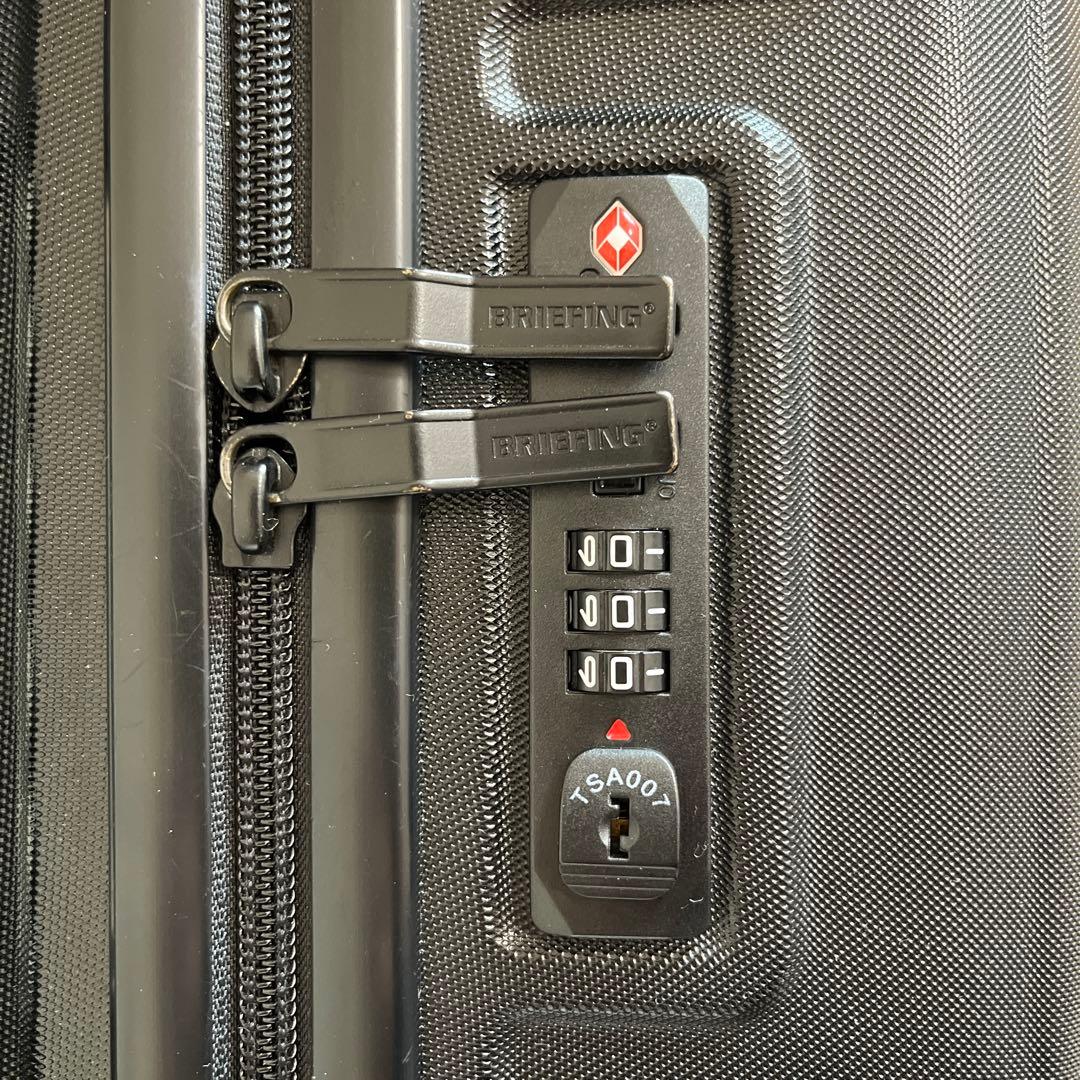 BRIEFING ブラック キャリーケース TSAロック付き(37リットル)