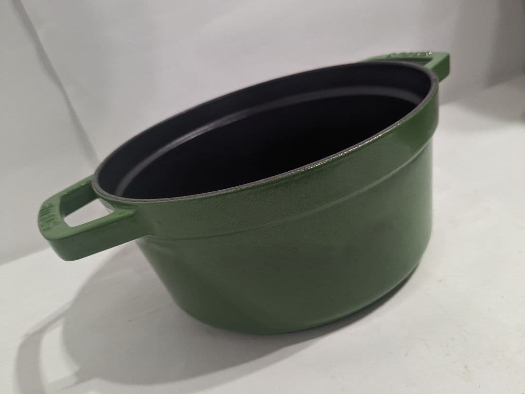 Staub　ストウブ　ココット　ラウンド　グリーン　20cm