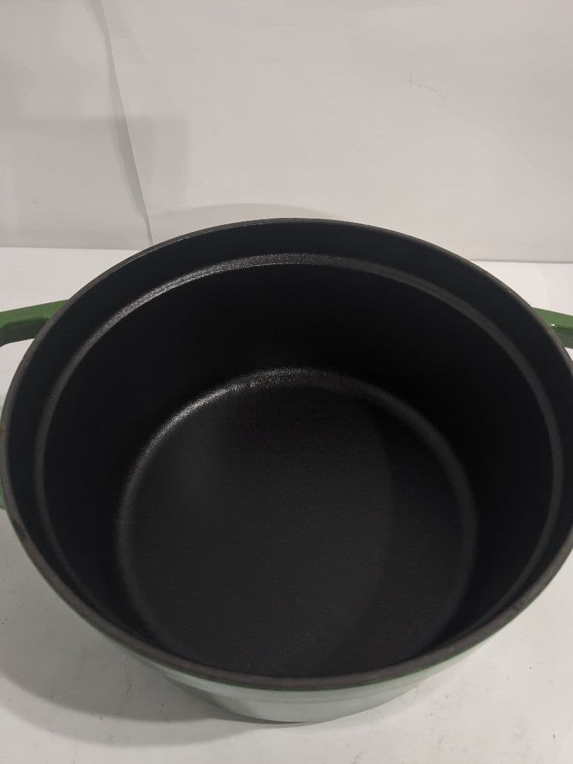 Staub　ストウブ　ココット　ラウンド　グリーン　20cm