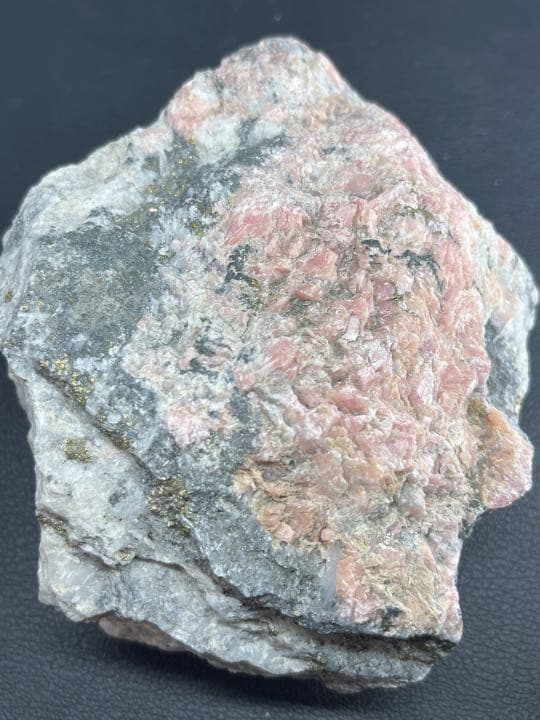 チャンスを引寄せる✨☆インカローズinパイライト入りあり☆原石