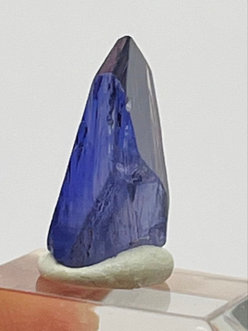 非加熱　高透明タンザナイト　鉱物標本