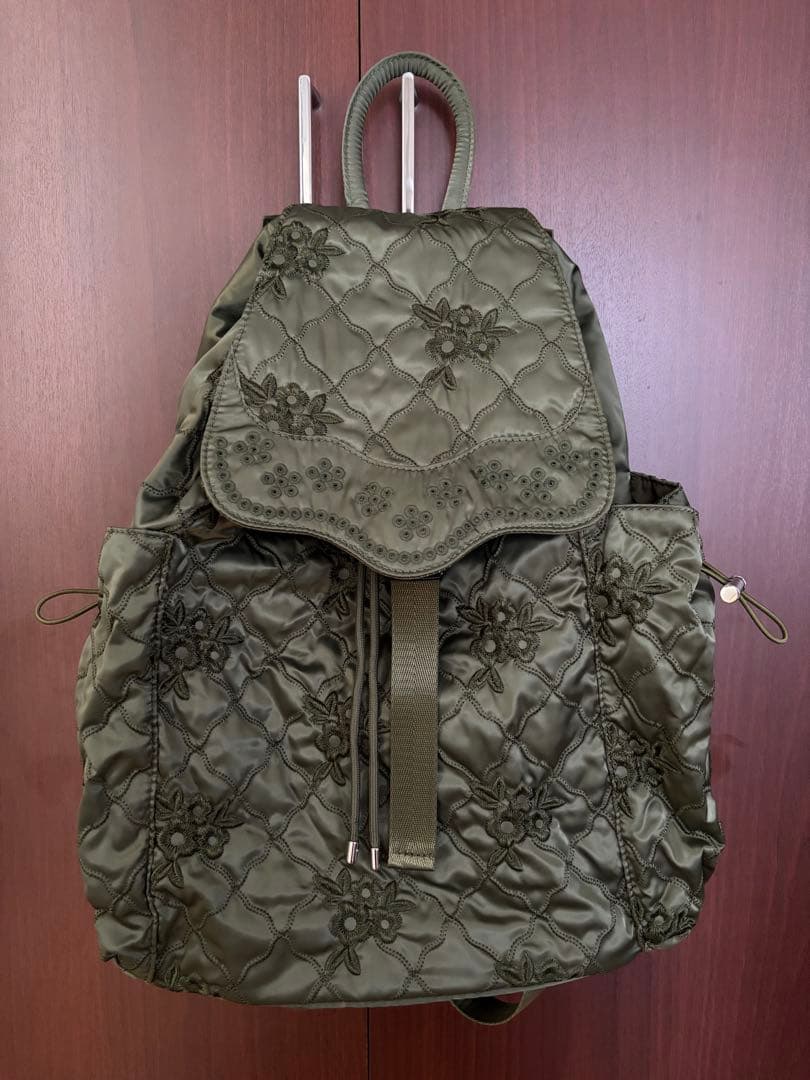 poppy あさぎーにょ　刺繍リュック　カーキ　バックパック