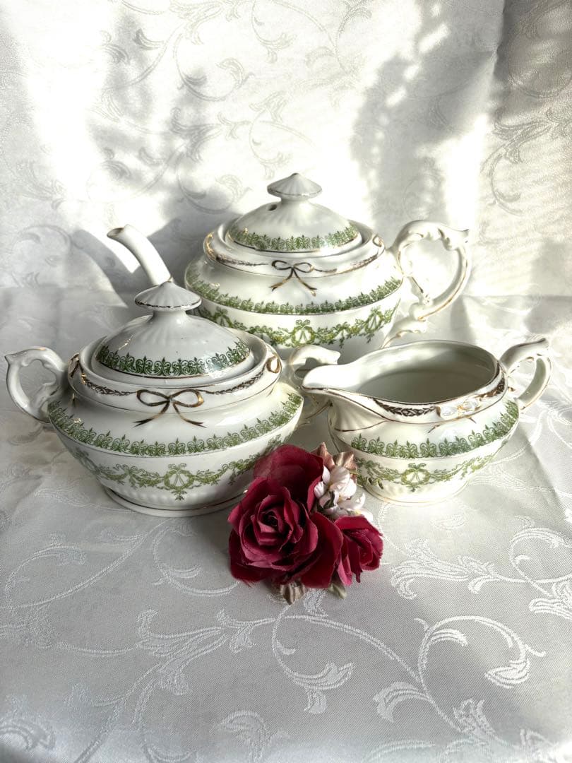 フランスアンティーク　金彩　リボン&フラワーリース　ティーセット　ボンボニエール