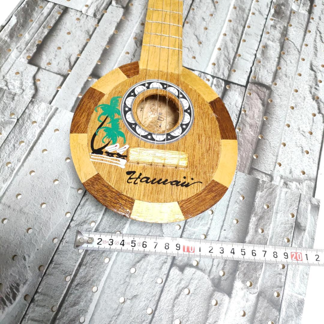 ココナッツ型の ウクレレ オーナメント ♪ハワイで購入しました