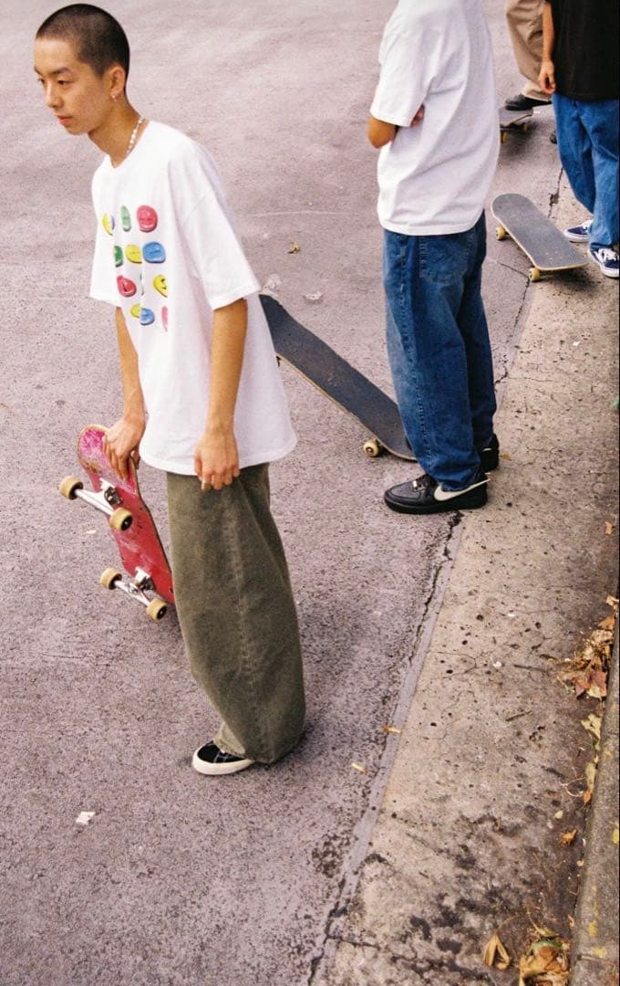 新品 KIDS weber SKATE DECK & TEE セット売り