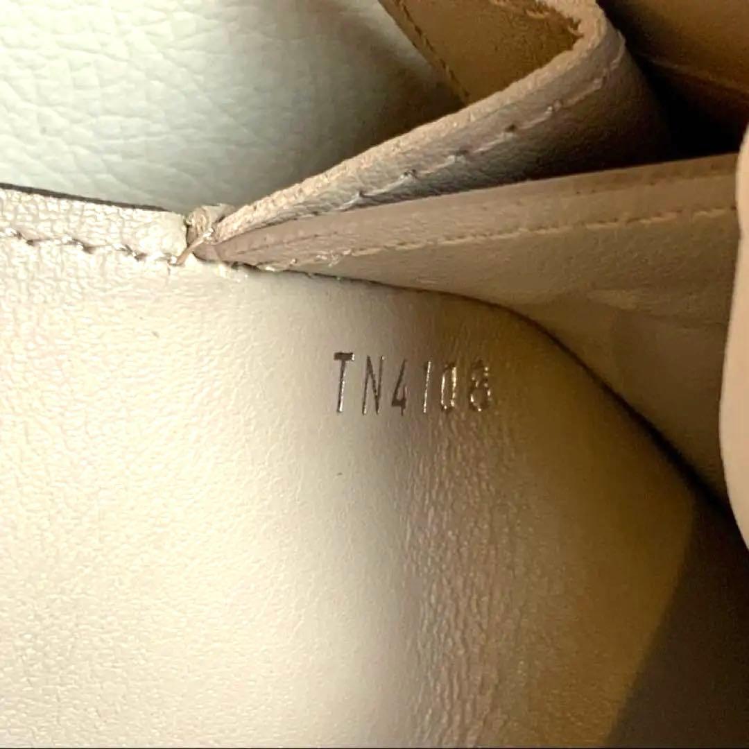 【美品】ルイヴィトン マヒナ ポルトフォイユイリスコンパクト 財布