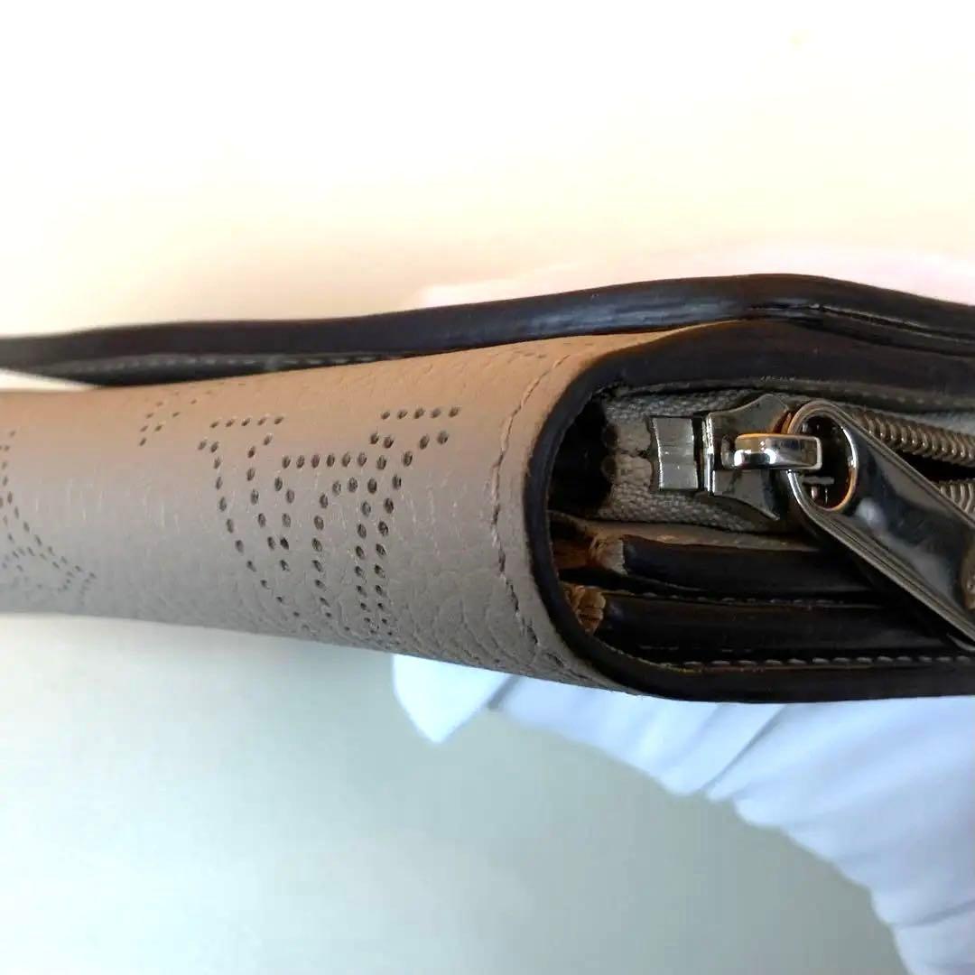 【美品】ルイヴィトン マヒナ ポルトフォイユイリスコンパクト 財布