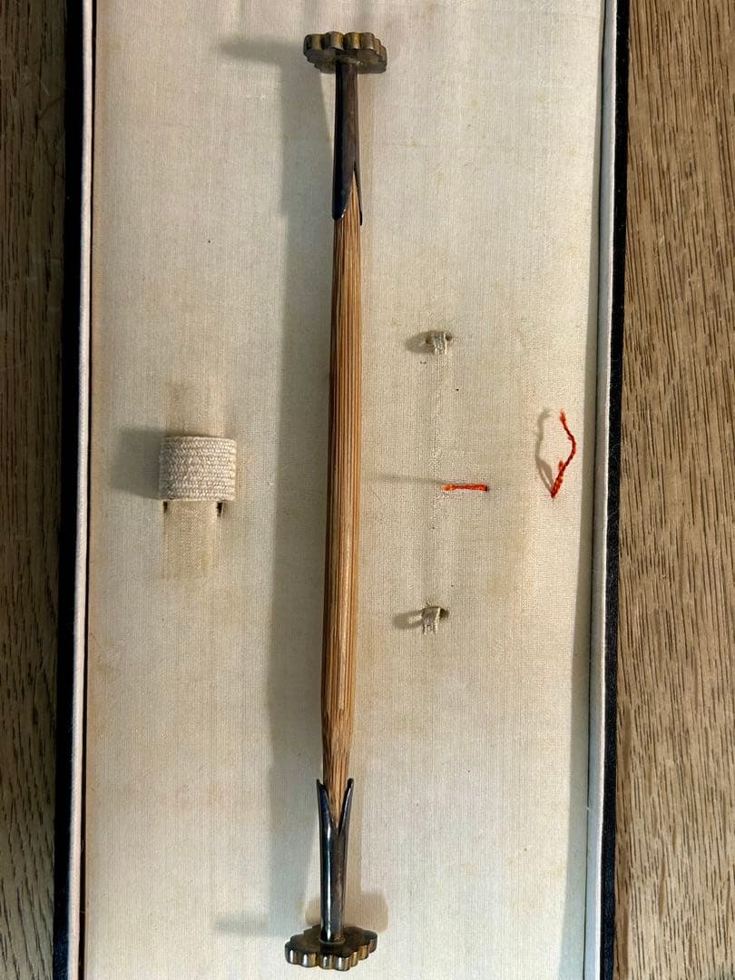 螺鈿細工蒔絵ゴールド鼈甲櫛とかんざしのセット　箱入り