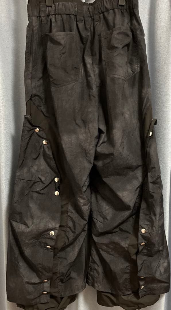 GRANCY ボタンレイヤードデザインナイロンパンツ　グレー　Sサイズ