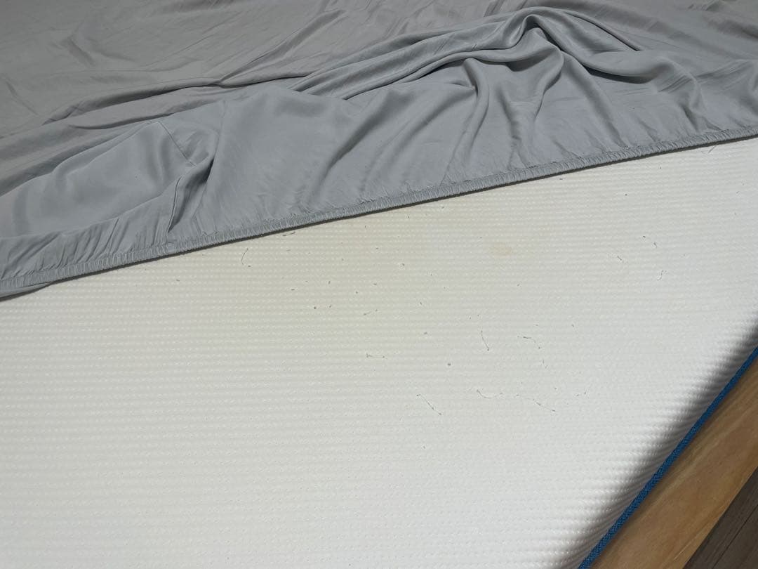 直接取引可能【コアラベッドフレーム】コアラクイーンサイズマットレスおまけ付き