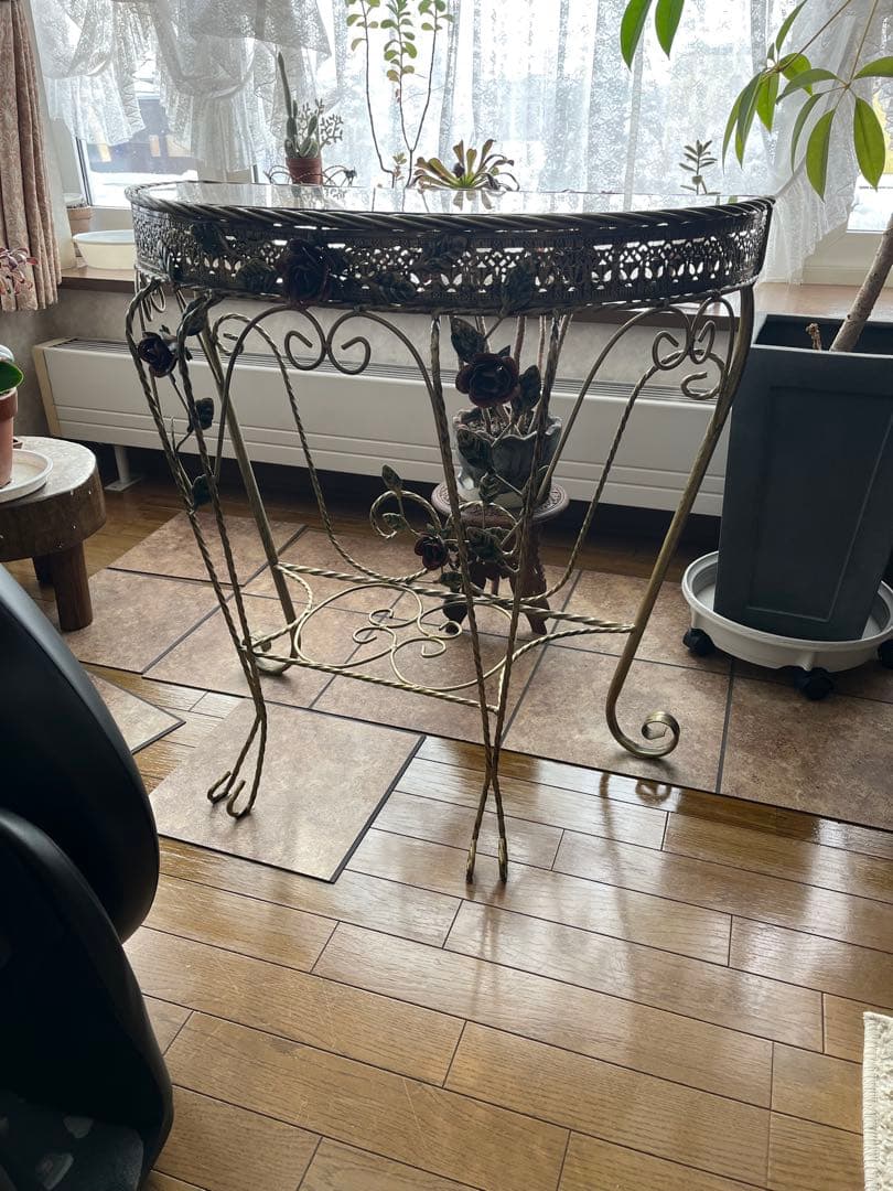 バラガラステーブル、バラアイアンテーブル、花台、フラワーテーブル ローズテーブル