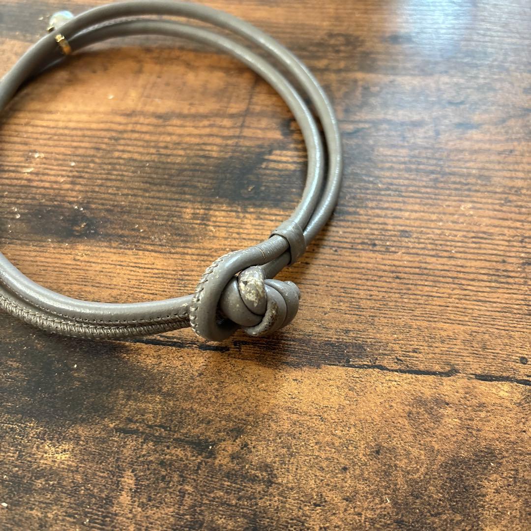 MIZUKI グレー レザー ブレスレット/ネックレス