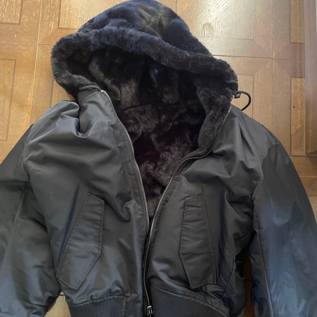 リバーシブルボンバージャケット