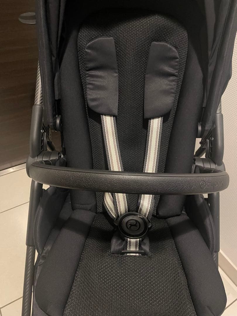 メリオカーボン　ブラック　アカチャンホンポ限定モデル ベビーカー CYBEX