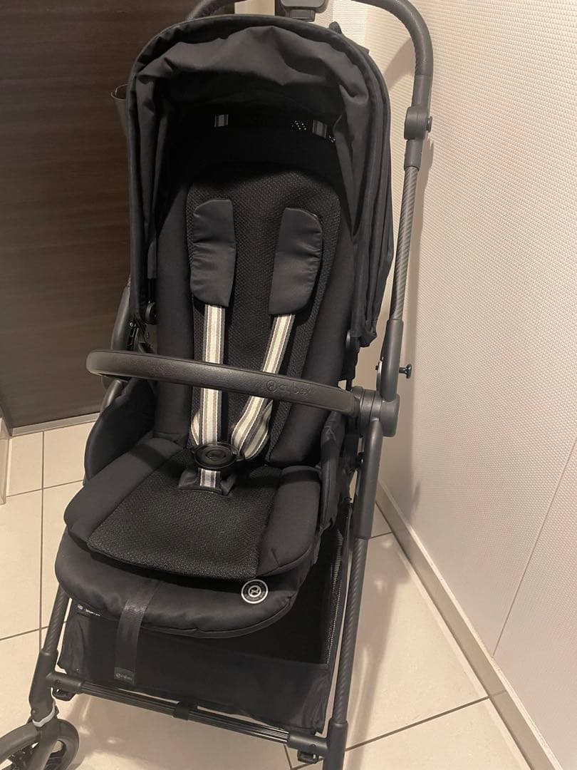 メリオカーボン　ブラック　アカチャンホンポ限定モデル ベビーカー CYBEX