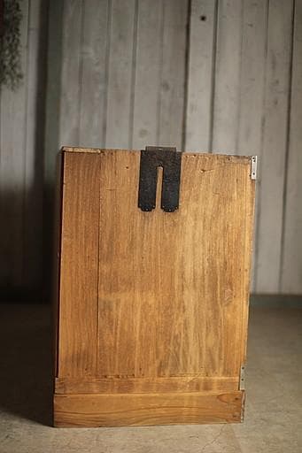 味のある木製の引き出し2段　チェスト　桐箪笥　昭和レトロ　タンス　古家具　古民家