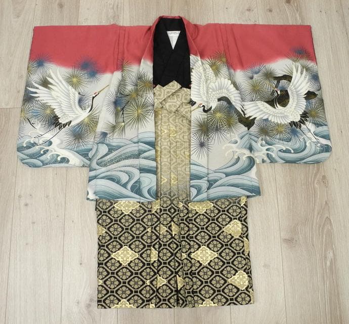 七五三 ◇赤桃色系　祝い鶴◇5歳男の子着物・羽織・袴セット6041【中古】