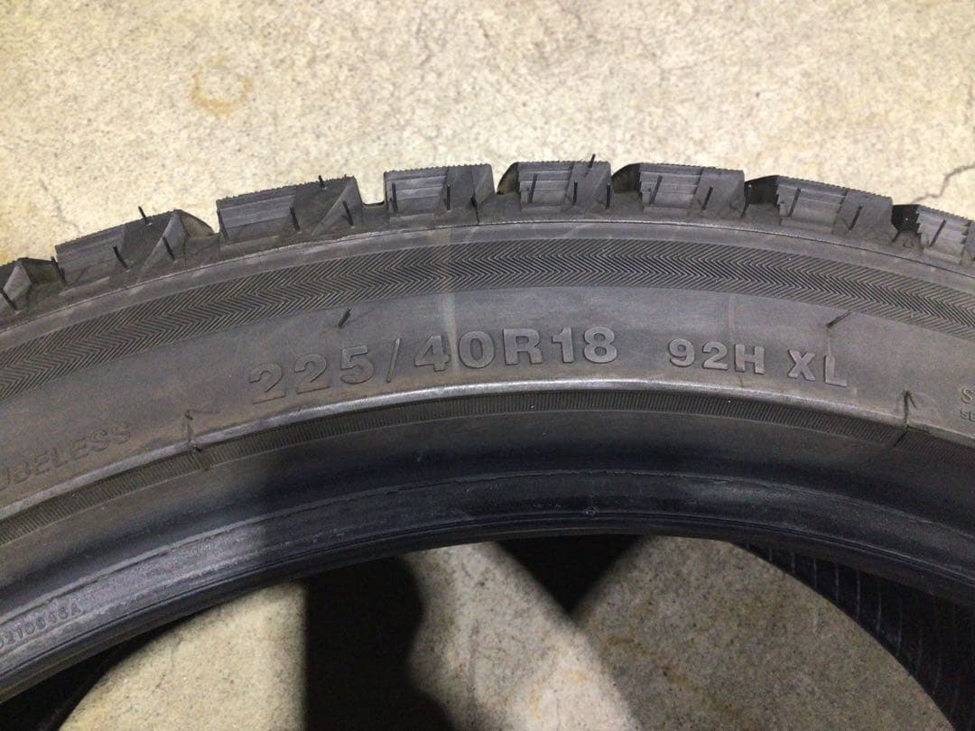 激安 225/40R18 グリップマックス スタッドレス 4本 送料込み