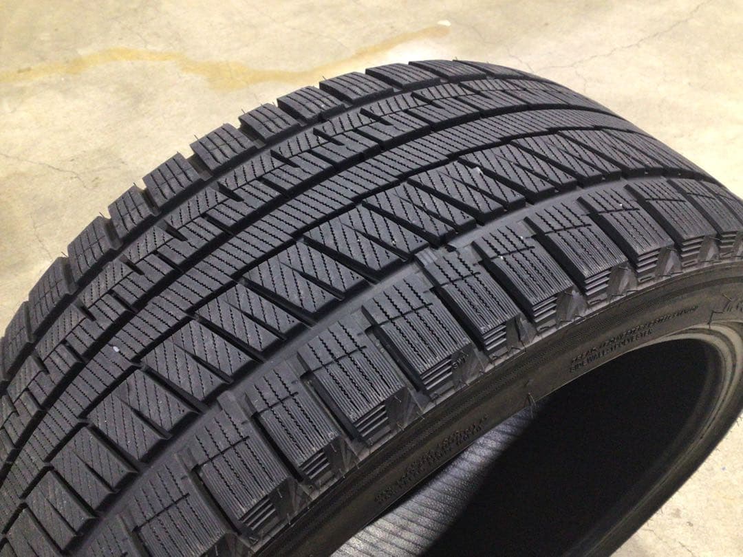 激安 225/40R18 グリップマックス スタッドレス 4本 送料込み