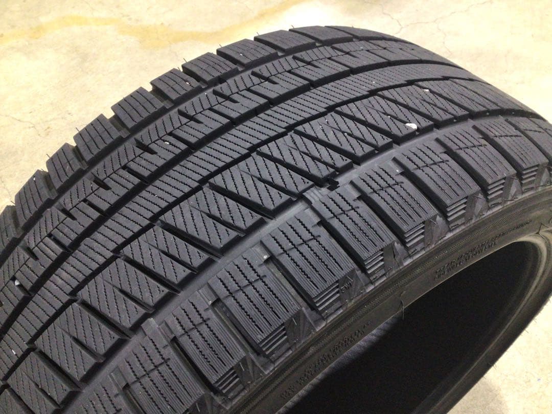 激安 225/40R18 グリップマックス スタッドレス 4本 送料込み