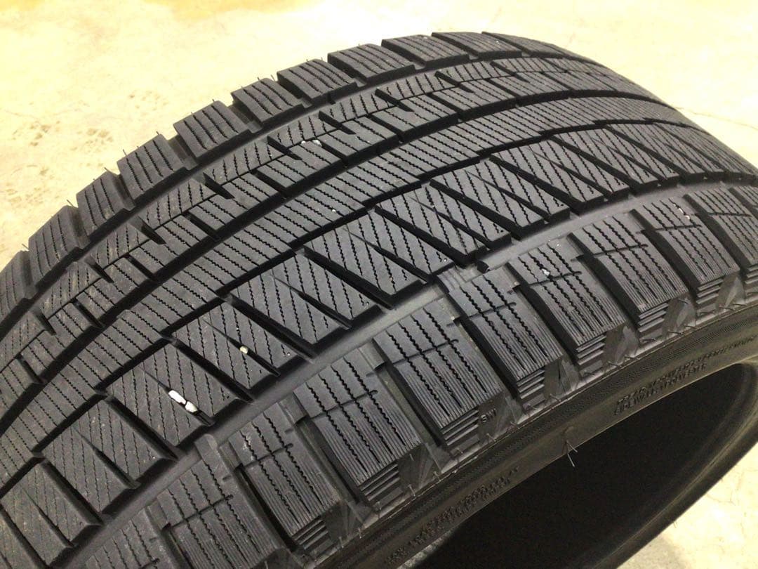 激安 225/40R18 グリップマックス スタッドレス 4本 送料込み
