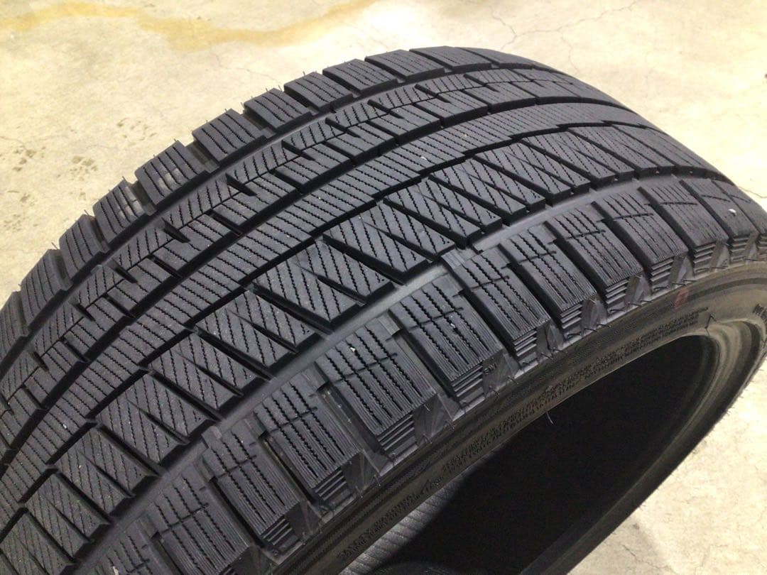 激安 225/40R18 グリップマックス スタッドレス 4本 送料込み