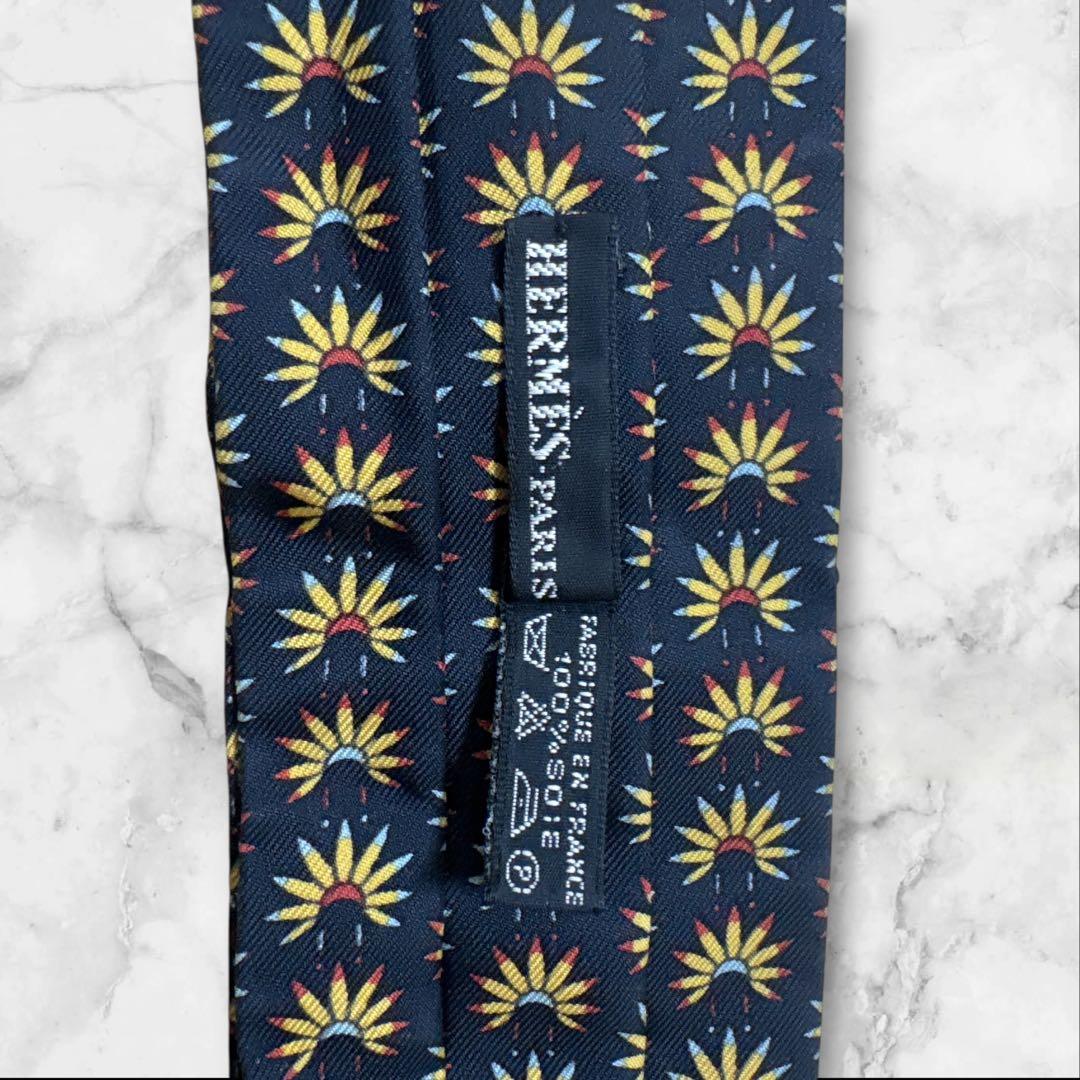 【未使用に近い】HERMES ネイティブ　羽　アスコットタイ　ネクタイ　ネイビー