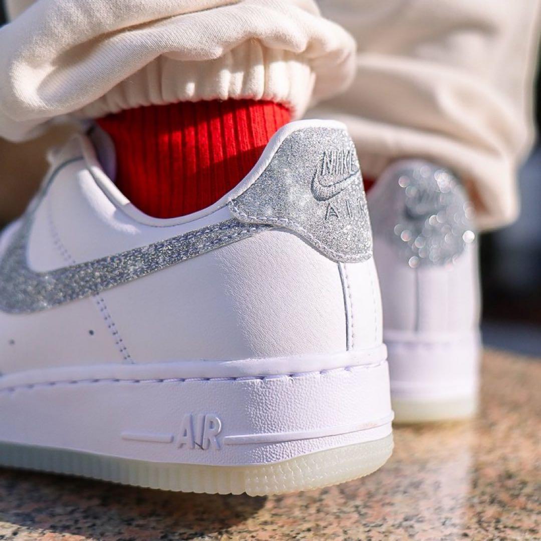 【新品27cm相当】NIKE｜W エアフォース１’07｜ホワイト/シルバー