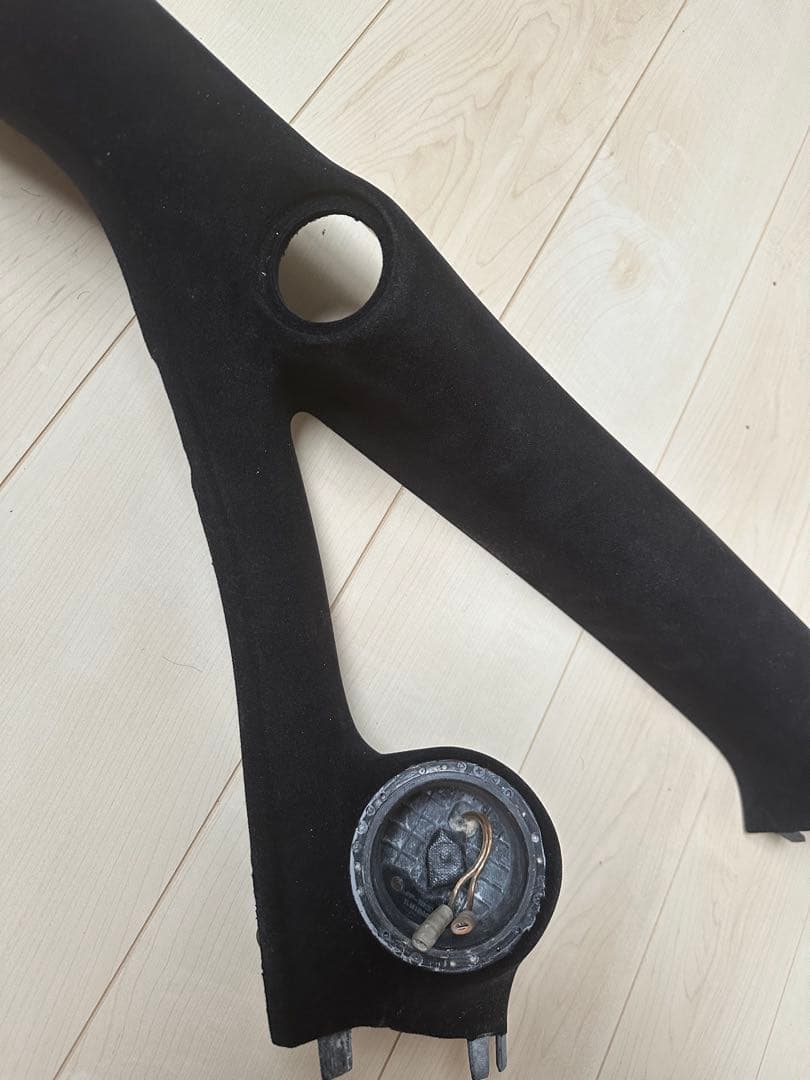 80ヴォクシー フロントピラー オーディオ