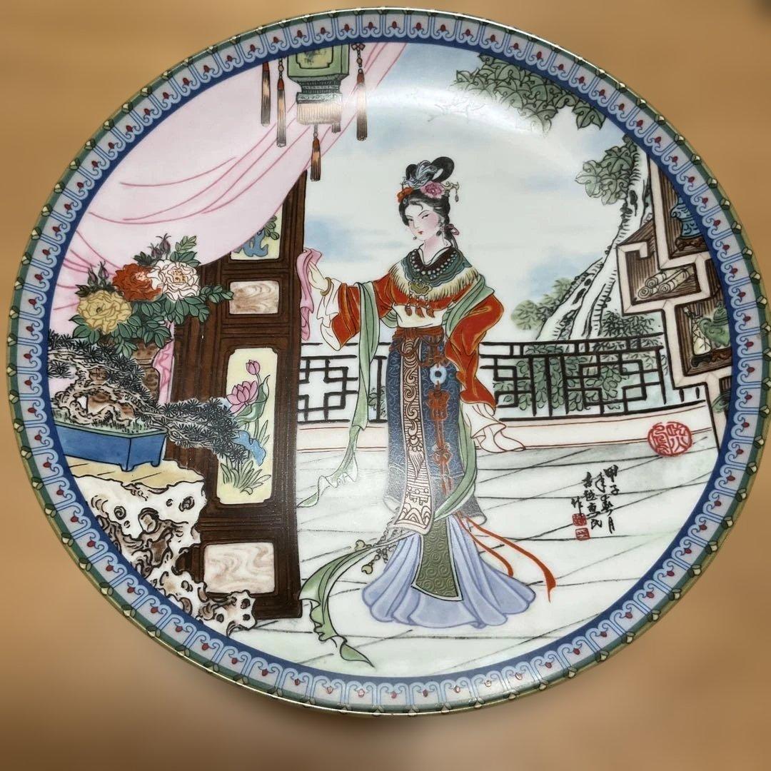 中国風女性絵柄の陶磁器皿、紅楼夢シリーズ、景徳鎮