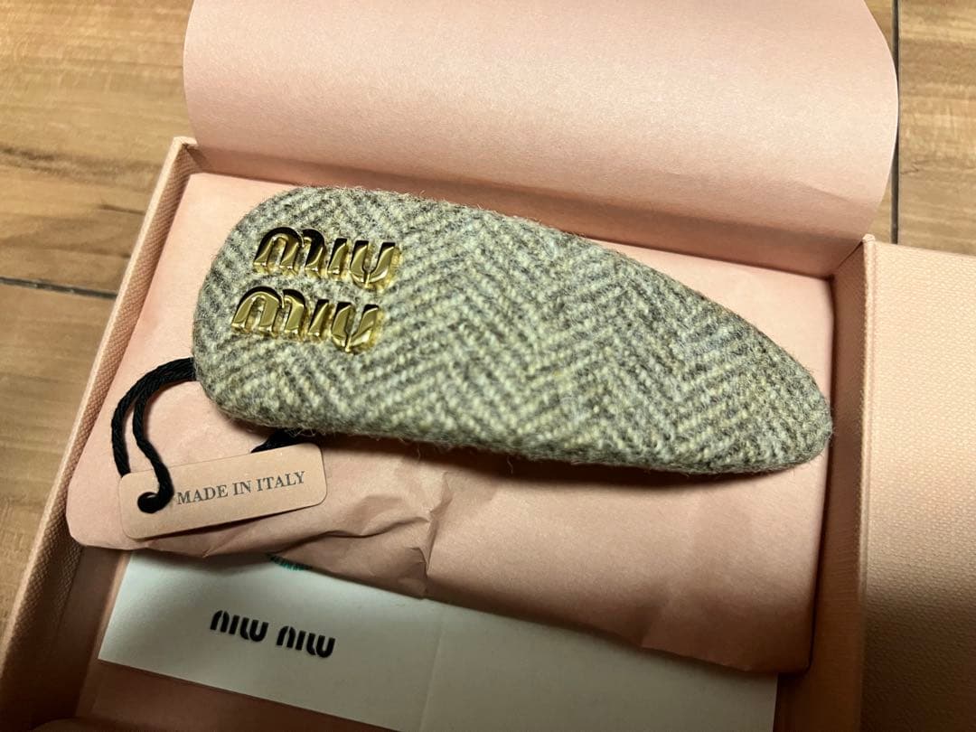 miumiu シェブロン ウール ヘアクリップ