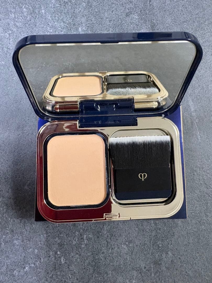 クレドポータンプードルエクラⅡ ファンデーションオークル00専用ケースパンソー付