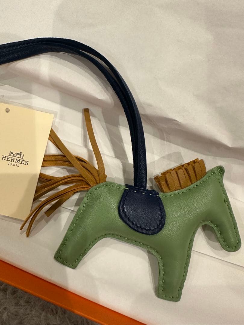 HERMES ロデオチャーム