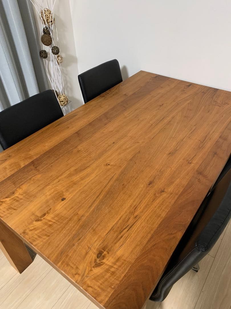 引き取り限定　IKEA木製ダイニングテーブルと黒い椅子4脚セット