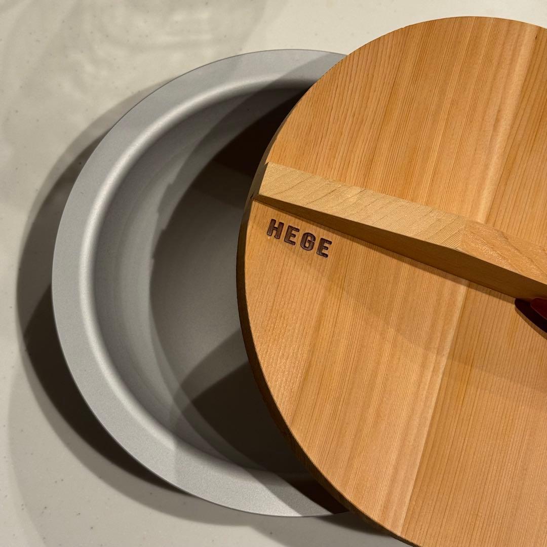 HEGE 木製蓋付き　直火鍋　シルバー