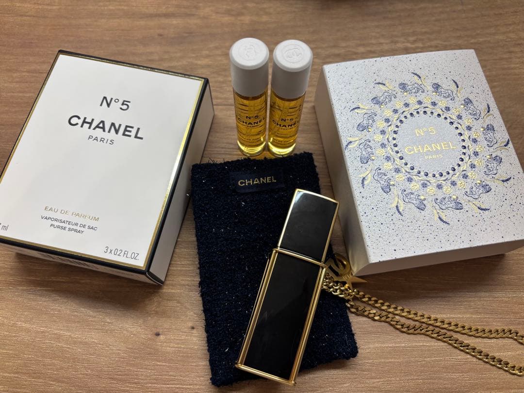 シャネルＮ°５限定オードゥパルファムパーススプレイコメット＆ミニショルダー付き！