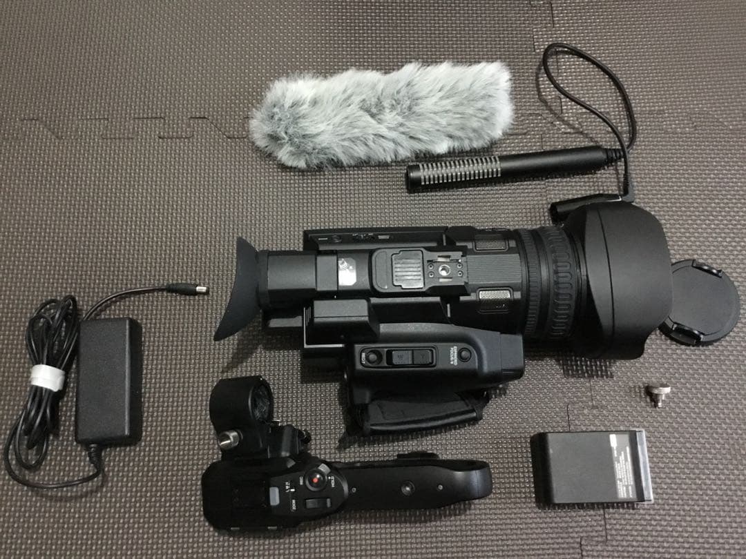 JVC GY-HM175 業務用ビデオカメラ本体、マイク、バック、メモリのセット