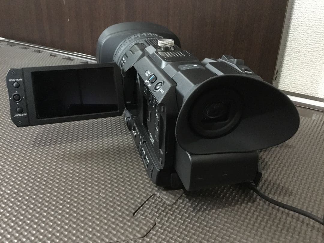 JVC GY-HM175 業務用ビデオカメラ本体、マイク、バック、メモリのセット