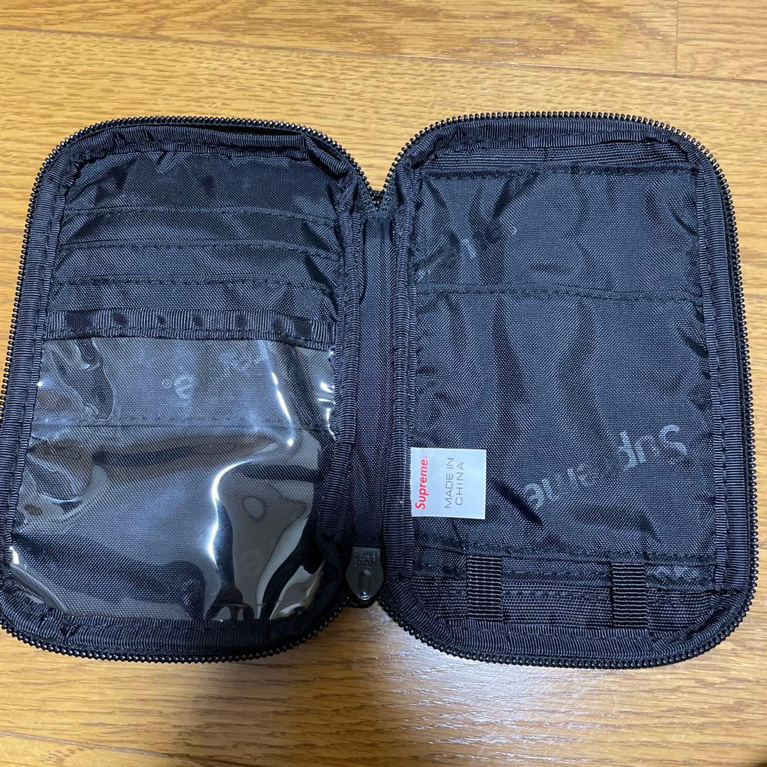 Supreme ケース 黒　シュプリーム