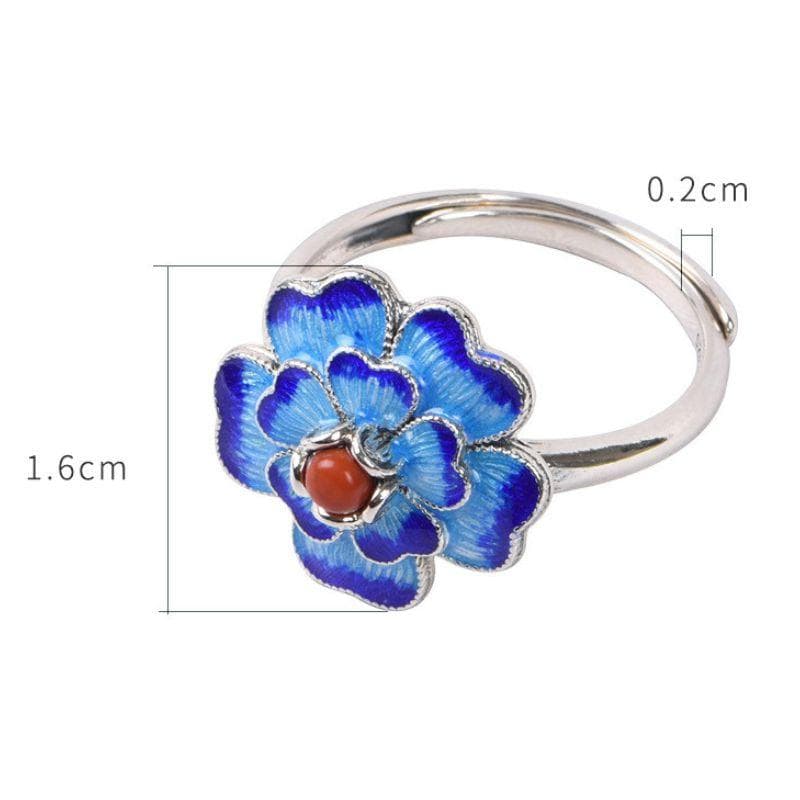 サクラソウのリング - 指先に春の息吹を感じさせる　R430