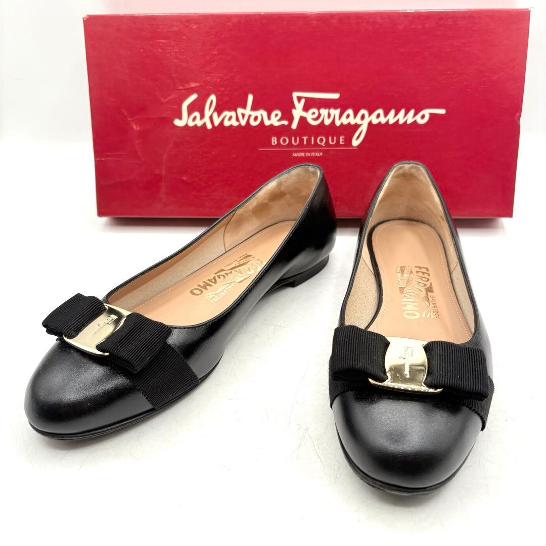 極美品✨サルヴァトーレフェラガモ ヴァラリボン 黒 フラットパンプス レザー