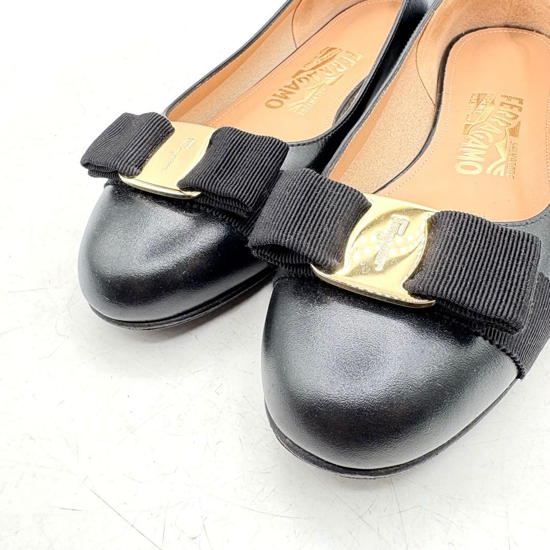極美品✨サルヴァトーレフェラガモ ヴァラリボン 黒 フラットパンプス レザー