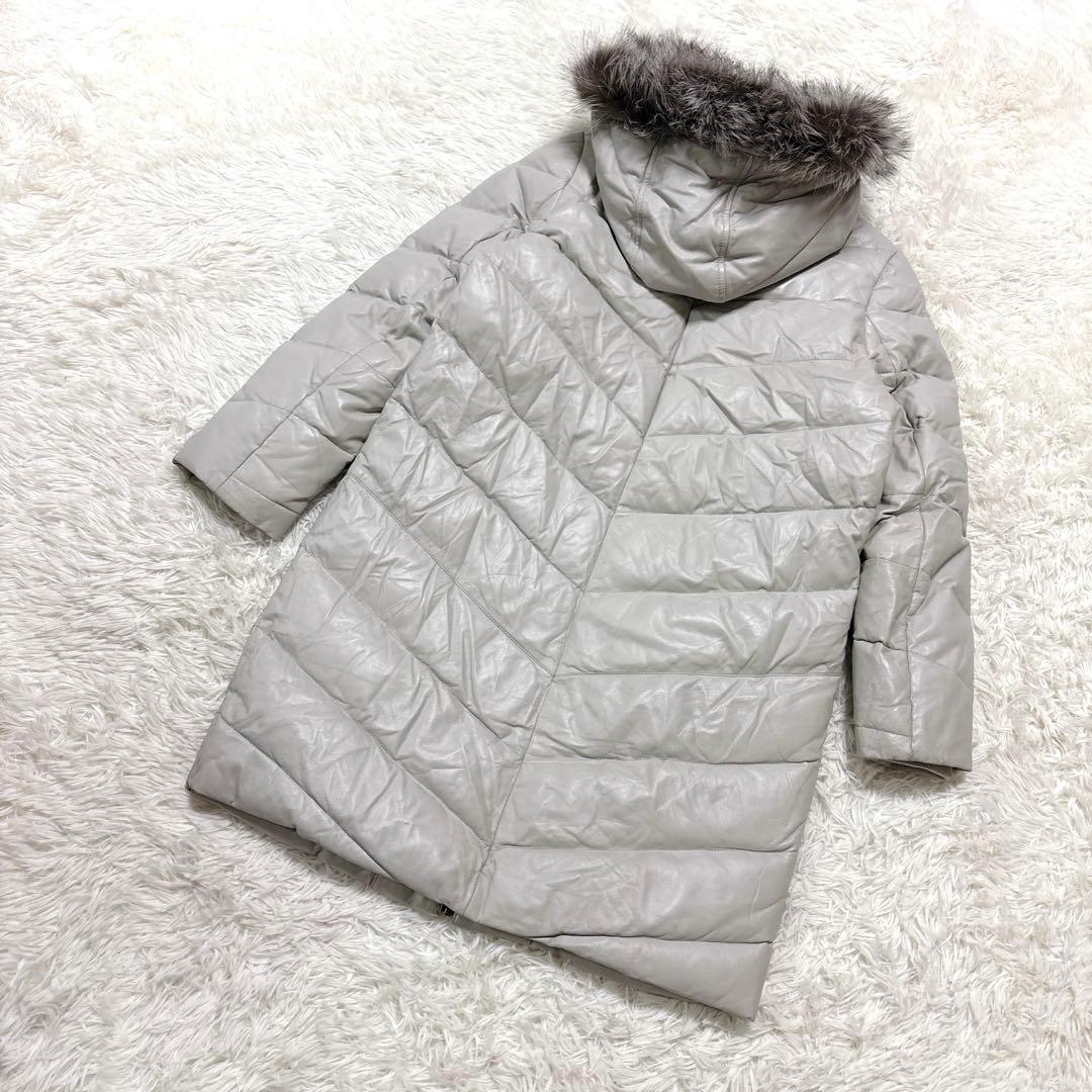 希少ダーマコレクションラムレザーロングダウンコートシルバーフォックスファーグレー