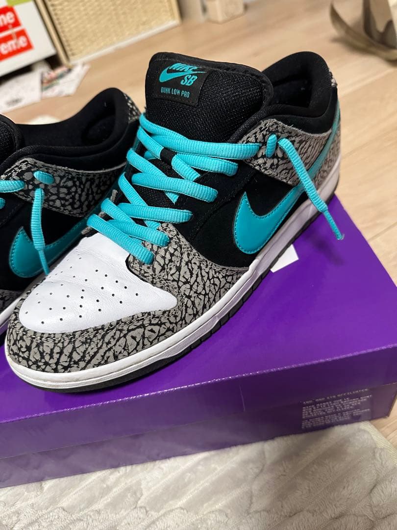 靴 Nike SB Dunk Low \"Elephant/Safari\"