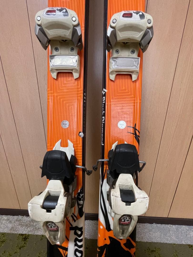  スキー板 オレンジ色 バインディング付き