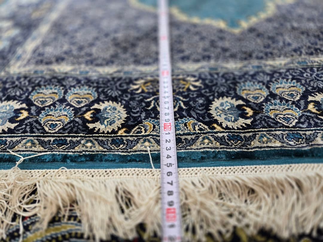 トルコ絨毯 100シルク手織り綺麗な青花柄 新品 サイズ:176cm×110cm