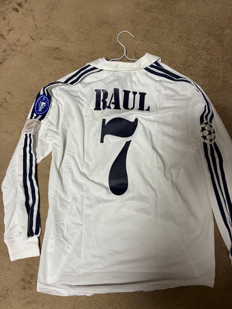 レアルマドリード 100周年モデルRAUL トヨタ杯刺繍入 缶付